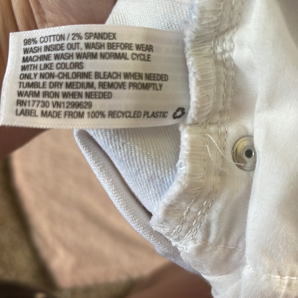 Size 16 high-rise Women’s blue/purple/light pink and white tie-dye shorts NWOT - Picture 6 of 6